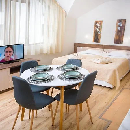 Апартамент Above The Pines Retreat Пампорово
